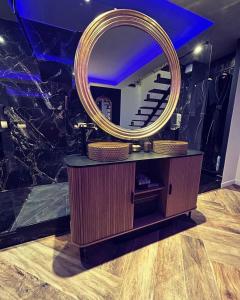 Townhouse83 Loveroom Chic Jacuzzi privatif