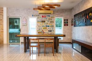 Garage House Bangkok-Car Theme Stay 8Bed 6Room