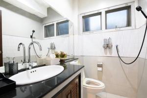 Garage House Bangkok-Car Theme Stay 8Bed 6Room