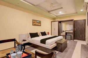 Super Townhouse Reti Bus Terminal Udaipur Formerly Greenland