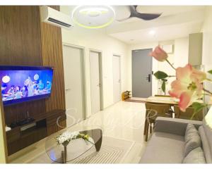 SuitesbyZR at BeCentral I-City Cozy Home with WiFi & Netflix
