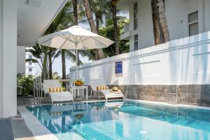 Exclusive 4-BDR Pool Villas on My Khe Beach - Premier Resort