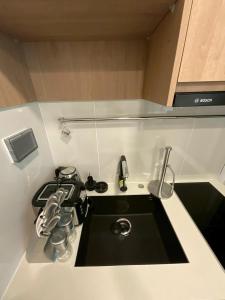 Skypark Celeste Studio 3 min to beach & Golf court view