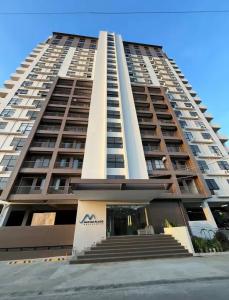 Suite Escape Mactan , condo with balcony near Mactan Newtown and Mactan Airport