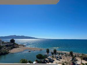 Saranda Seaview Apartment Santi 40