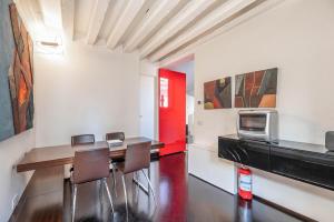 Beautiful apt next to the Casino in the heart of Venice