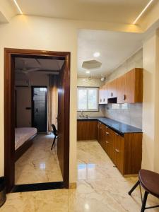 Hotel Madhav Inn - Near Prem Mandir