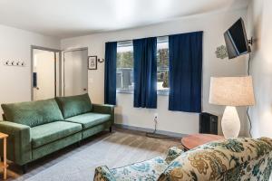 Less Than 1 Mi to Boat Launch! Schroon Lake Basecamp