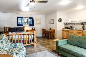 Less Than 1 Mi to Boat Launch! Schroon Lake Basecamp