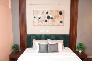 Hotel Manya Residency - IGNOU Road Saket