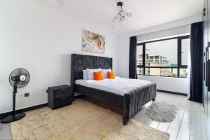 Executive elegant wanderers rest three bedroom apartment with amazing city views, swimming pool ,gym and private ample parking space which offers not only comfortable but also luxurious lifestyle