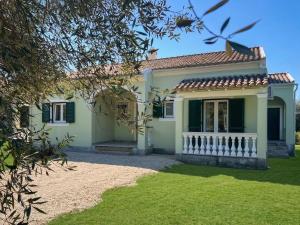 Villa Giardino by DadoVillas