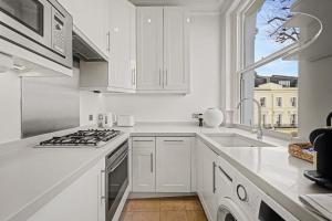 Elegant 2 BR Flat in Kensington