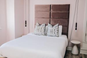 The Neighborhood Hotel - Lincoln Park 501 - Three Bedroom Penthouse