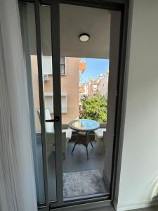Soho Apartment Cleopatra Side