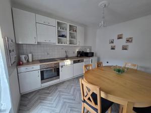 Monteur-, Ferienwohnung mit Balkon in Hanau bei Frankfurt und Aschaffenburg