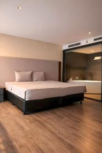Pentstudio Duplex at Lotte WestLake by XÔI Residences