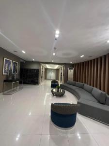 Nicolai Staycation- Mall Of Asia, Sea Residences