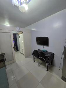 Nicolai Staycation- Mall Of Asia, Sea Residences