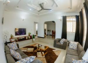 AUNI Homestays