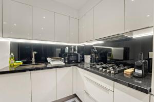 FIRST CLASS 1BR Luxe Escape Near Downtown