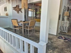 Bikini Villa #1 - 2 Bedrooms Beach access Villa
