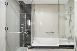 FIRST CLASS 1BR Downtown Luxe Escape