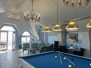 Dacha Del Mar