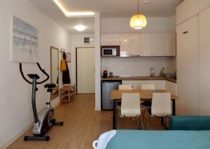 Lina Modern Studio Minutes from the Sea