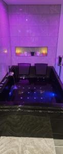 Loveroom
