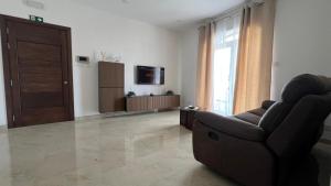 Large 2-Bedroom Apartment near Airport - Mqabba