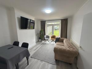 Spacious 3-Bd South Norwood Retreat, Free Parking
