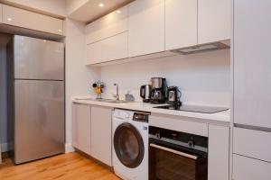 One-Bedroom Suite in New Managed Residence - Secure Building with Elevator- 2 min to Taksim