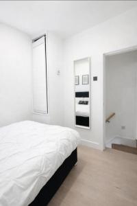 Liverpool 3Bed 2Bath House - Sleeps 6 - Patio & Free Parking