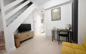 Liverpool 3Bed 2Bath House - Sleeps 6 - Patio & Free Parking