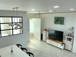 동대문역 3분 넓은 거실 #공항버스5분 #짐보관 #큰식탁 #청계천산책 #라면자동조리기계 #어메니티제공