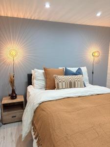 #65 The Den Farm Stay Nr Cannock Chase - Sleeps 5 - Perfect for Contractors and Families - Free Parking
