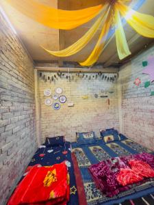 mj,s home
