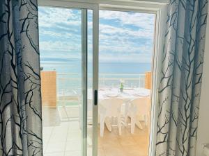 Magnifique appartement, 1 ère ligne, vue mer,