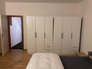 Private rooms for rent in villa, next to Planet Charmilles