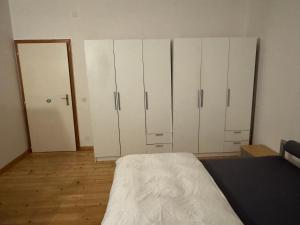 Private rooms for rent in villa, next to Planet Charmilles