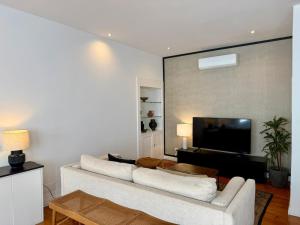 Charming new apartment with AC