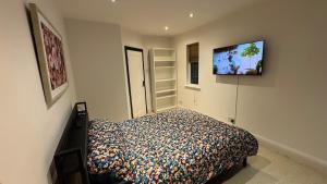 Bright Modern 3-Beds Flat in Town Centre