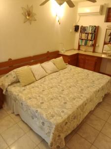 Golden Gem Cosy Apartment with pool & garden view