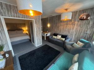 Holywell Apartment - Luxury One Bedroom Apartment