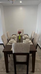 Modern 3BR apartment in Kilimani Wi-Fi, Pool, Gym