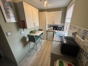 Holywell Apartment - Luxury One Bedroom Apartment