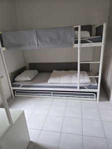 Bright and Cozy Sea and Harbour View Stay - 4p