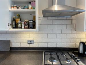 Central London Charming Camden Split Level Home
