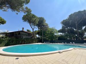 Cozy accommodation with shared pool